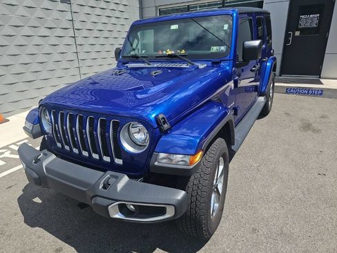 Used 2018 Jeep Wrangler Unlimited Sahara w/ Cold Weather Group AWD/4WD image 4