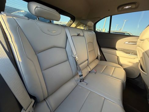 Used 2021 Cadillac XT4 Premium Luxury image 18