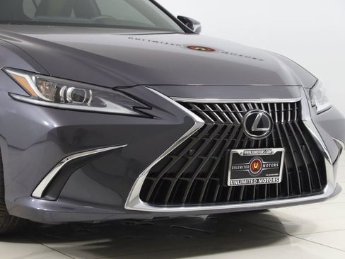 Used 2023 Lexus ES 300h w/ Premium Package image 40