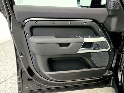 Used 2023 Land Rover Defender 110 X-Dynamic SE AWD/4WD image 11