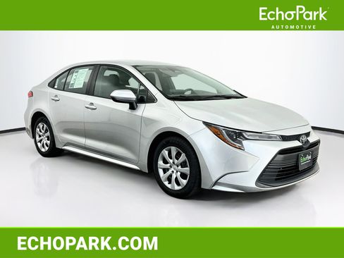 Used 2023 Toyota Corolla LE FWD image 1