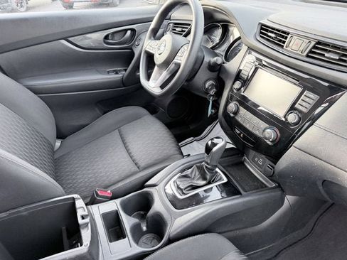Certified 2019 Nissan Rogue S image 17