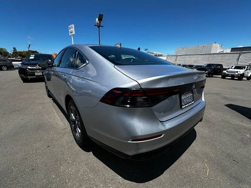 Used 2023 Honda Accord EX image 6