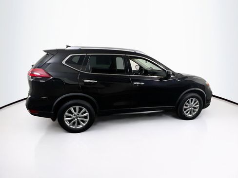 Used 2020 Nissan Rogue SV image 4