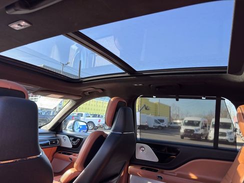 Used 2020 Lincoln Aviator Black Label w/ Dynamic Handling Package image 40