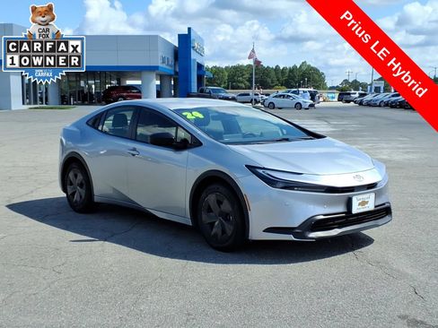 Used 2024 Toyota Prius LE FWD image 7
