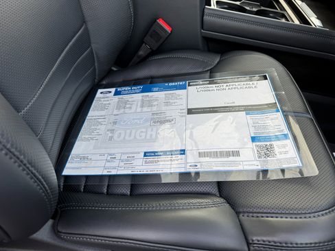 Used 2025 Ford F450 Platinum w/ FX4 Off-Road Package image 39