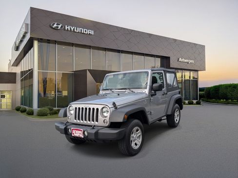 Used 2018 Jeep Wrangler Sport AWD/4WD image 7