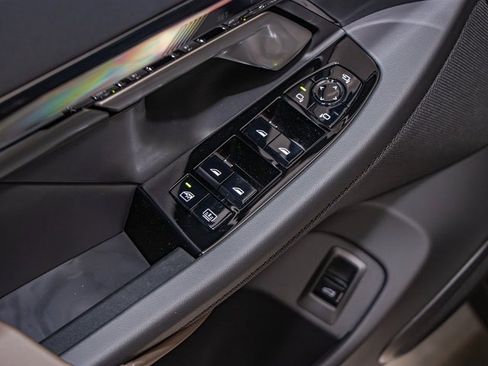 Used 2026 BMW 550e xDrive w/ Premium Package image 14