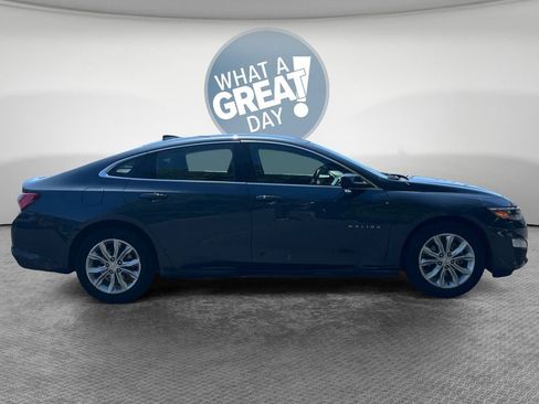 Used 2020 Chevrolet Malibu LT FWD image 2