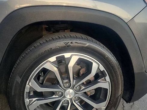 Used 2019 GMC Terrain SLT w/ Preferred Package FWD image 11