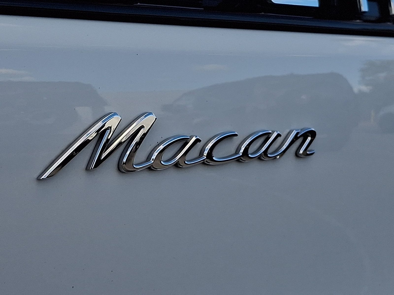 Used 2022 Porsche Macan AWD/4WD image 32