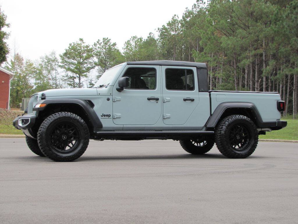 Used 2023 Jeep Gladiator Sport AWD/4WD image 3