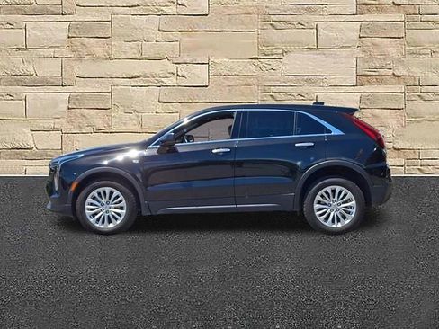 Used 2024 Cadillac XT4 Luxury w/ Trailering Package AWD/4WD image 2