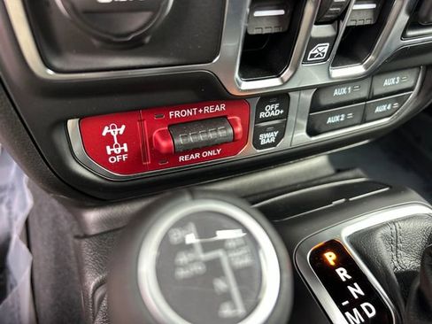 Used 2025 Jeep Gladiator Rubicon image 25