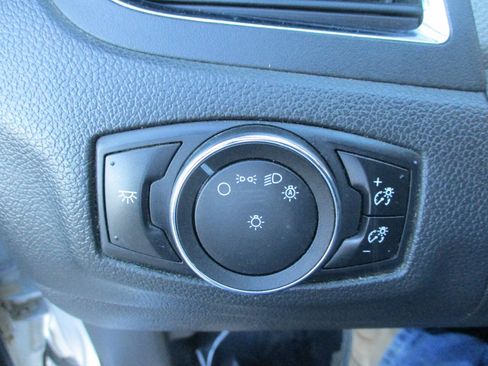 Used 2013 Ford Edge SEL FWD image 40