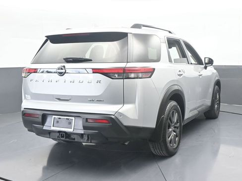Used 2022 Nissan Pathfinder SV w/ SV Premium Package image 5