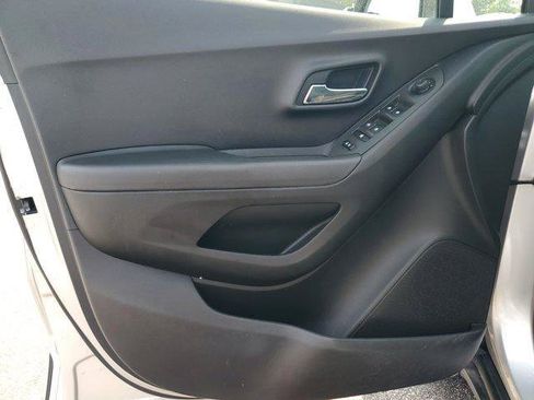 Used 2015 Chevrolet Trax LT AWD/4WD image 11