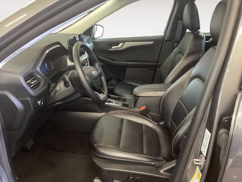 Used 2025 Ford Escape Platinum AWD/4WD image 9