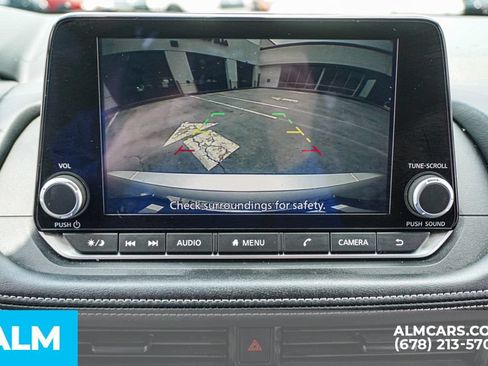 Used 2024 Nissan Rogue S FWD image 35