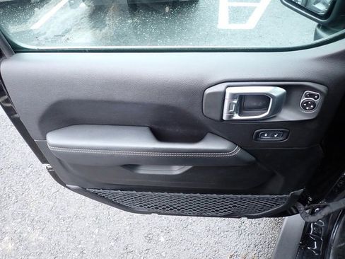 Used 2019 Jeep Wrangler Unlimited Sahara w/ Quick Order Package 24M Moab image 20