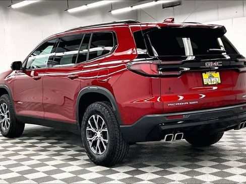 Used 2025 GMC Acadia AT4 w/ Luxury Package image 3