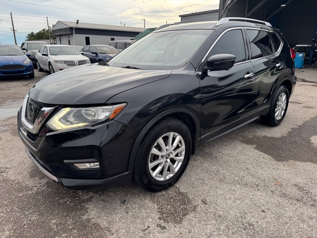 Used 2017 Nissan Rogue SV w/ SV Premium Package FWD image 1
