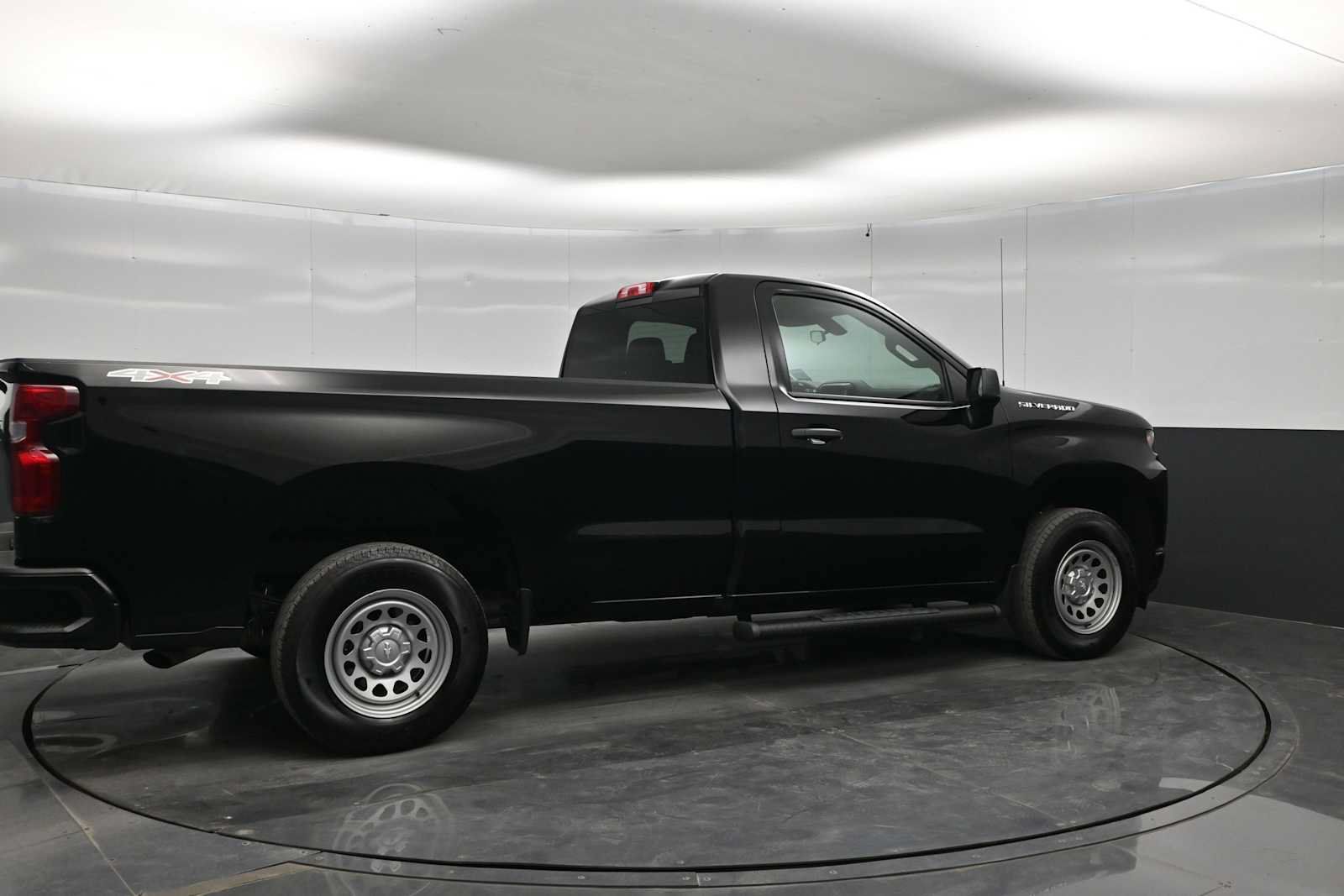 Used 2021 Chevrolet Silverado 1500 W/T w/ WT Value Package AWD/4WD image 8