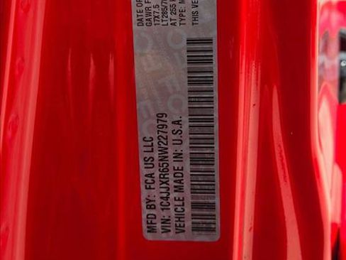 Used 2022 Jeep Wrangler Unlimited Rubicon 4xe AWD/4WD image 24