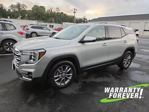 Used 2022 GMC Terrain SLT AWD/4WD image 3
