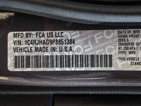 Used 2023 Jeep Grand Cherokee Altitude AWD/4WD image 14