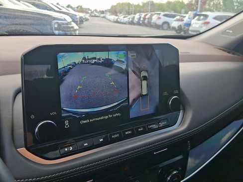 Certified 2023 Nissan Rogue SL w/ SL Premium Package AWD/4WD image 19