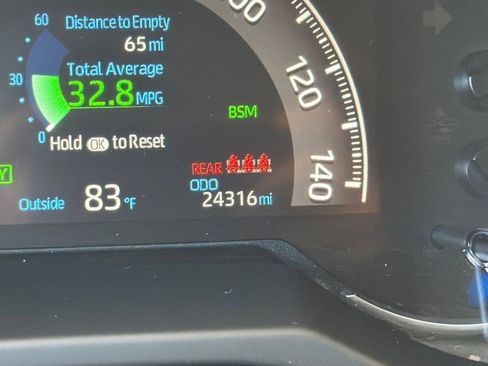 Used 2025 Toyota RAV4 XLE AWD/4WD image 30