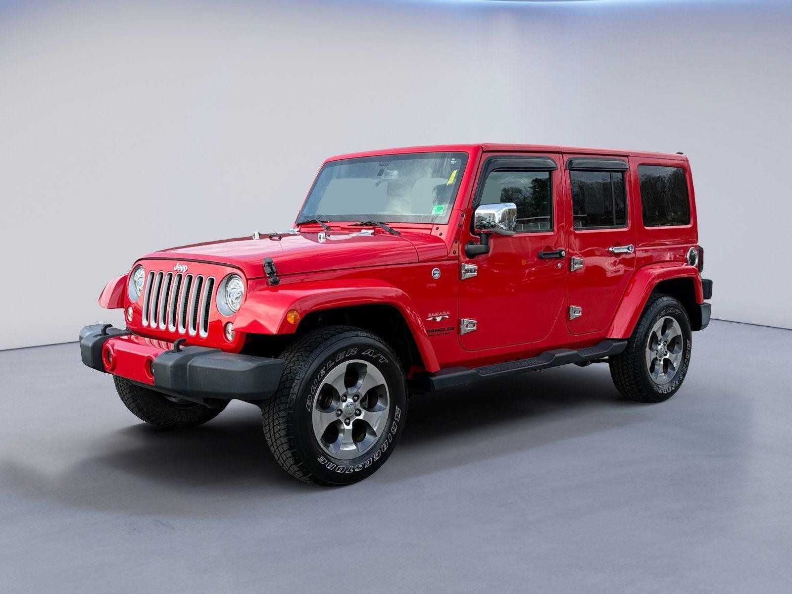 Used 2017 Jeep Wrangler Unlimited Sahara w/ Dual Top Group AWD/4WD image 7