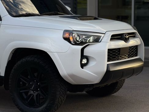 Used 2022 Toyota 4Runner TRD Off-Road image 9