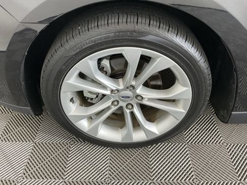 Used 2013 Ford Taurus SEL FWD image 30