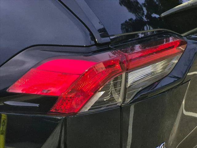 Used 2021 Toyota RAV4 XLE Premium AWD/4WD image 13