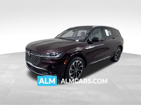 Used 2024 Lincoln Nautilus Reserve image 1