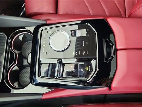 Used 2025 BMW 540i xDrive w/ Executive Package image 55