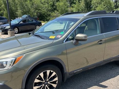 Used 2016 Subaru Outback 2.5i Limited AWD/4WD image 2