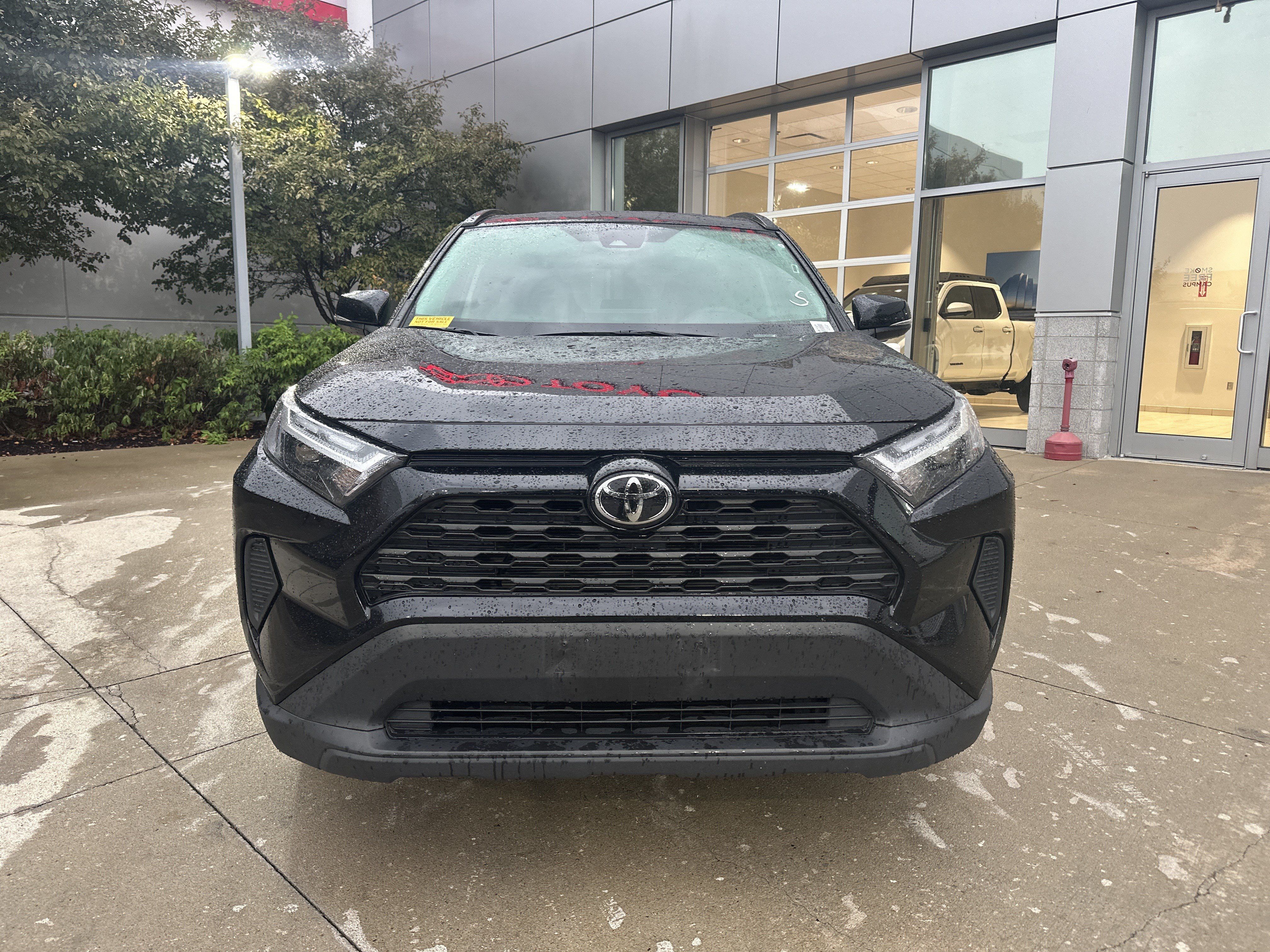 Used 2025 Toyota RAV4 XLE AWD/4WD image 5