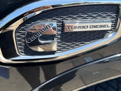 Used 2017 Nissan Titan Platinum Reserve AWD/4WD image 11