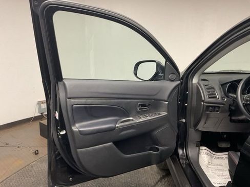 Used 2025 Mitsubishi Outlander Sport SE image 10