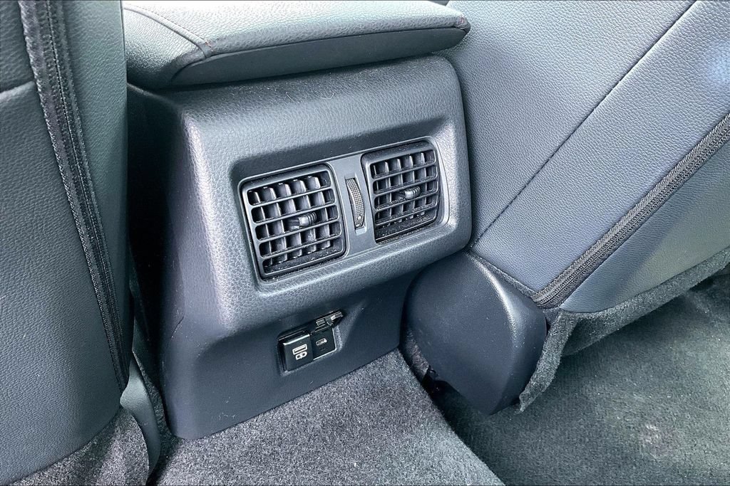 Used 2025 Toyota Camry SE FWD image 10