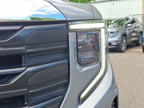 Used 2023 GMC Sierra 1500 Pro w/ Pro Value Package AWD/4WD image 11