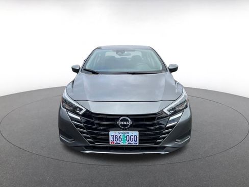 Used 2025 Nissan Versa SV image 2