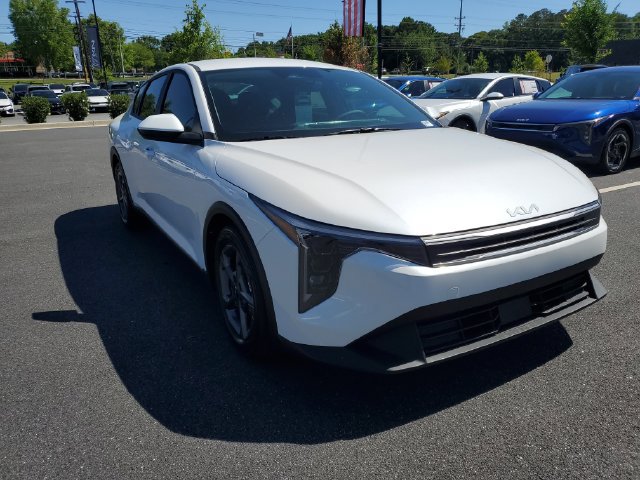 New 2026 Kia K4 FWD image 3