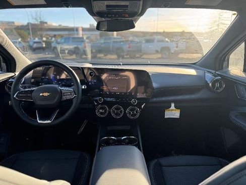 New 2025 Chevrolet Blazer EV LT image 4