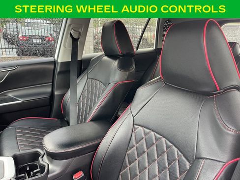 Used 2022 Toyota RAV4 LE AWD/4WD image 16