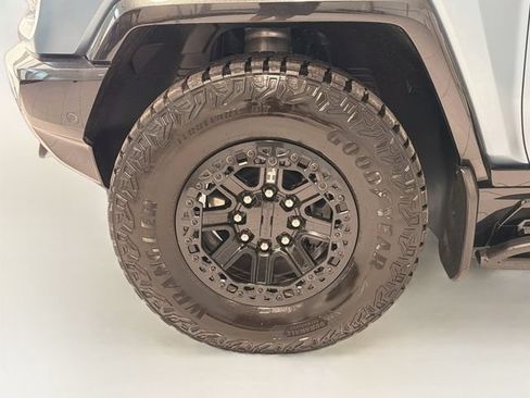Used 2024 GMC Hummer EV 3X w/ Omega Edition AWD/4WD image 27